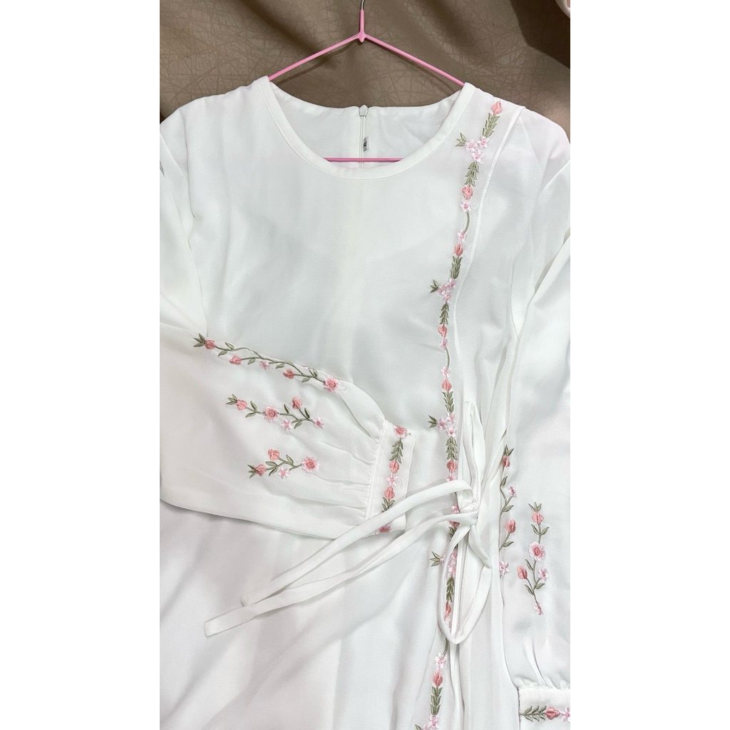 Gamis Dress Putih Tulang Kombinasi Bordir Pink Cantik