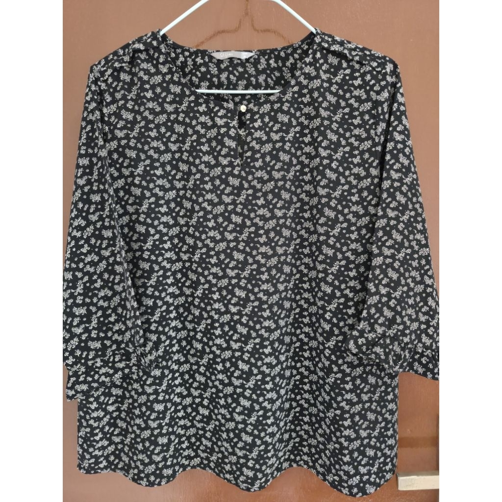 St.Yves Atasan Wanita