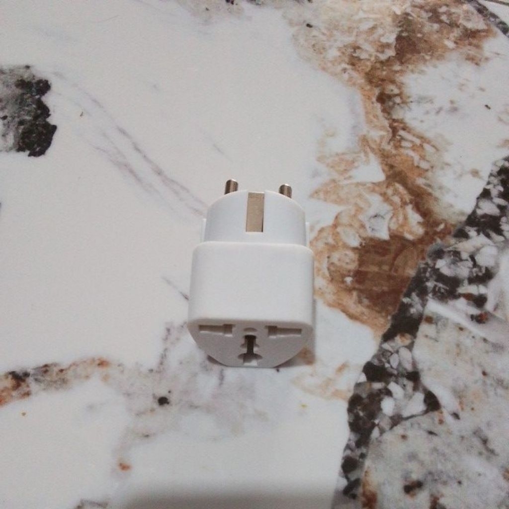 Travel Adaptor Colokan Kaki 3 ke 2 Colokan Charger Laptop