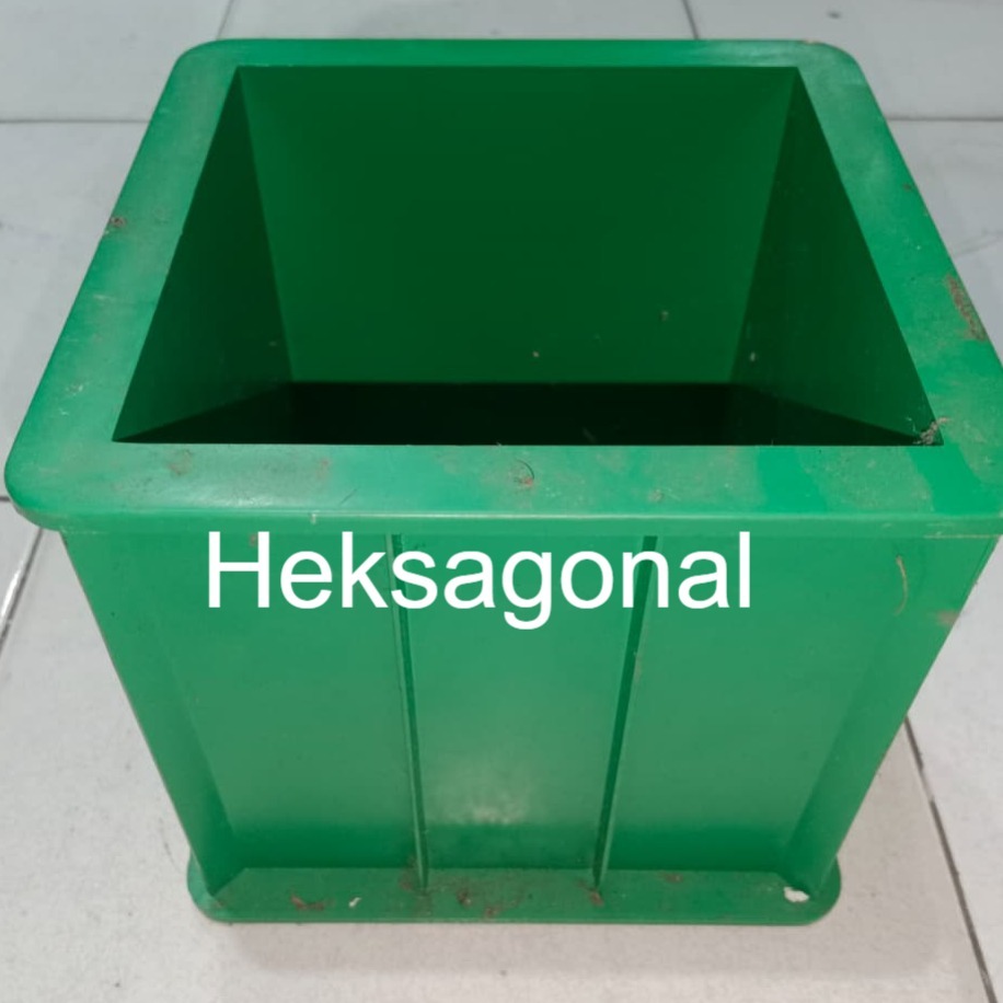 Cetakan kubus cor semen beton bahan plastik Balikpapan