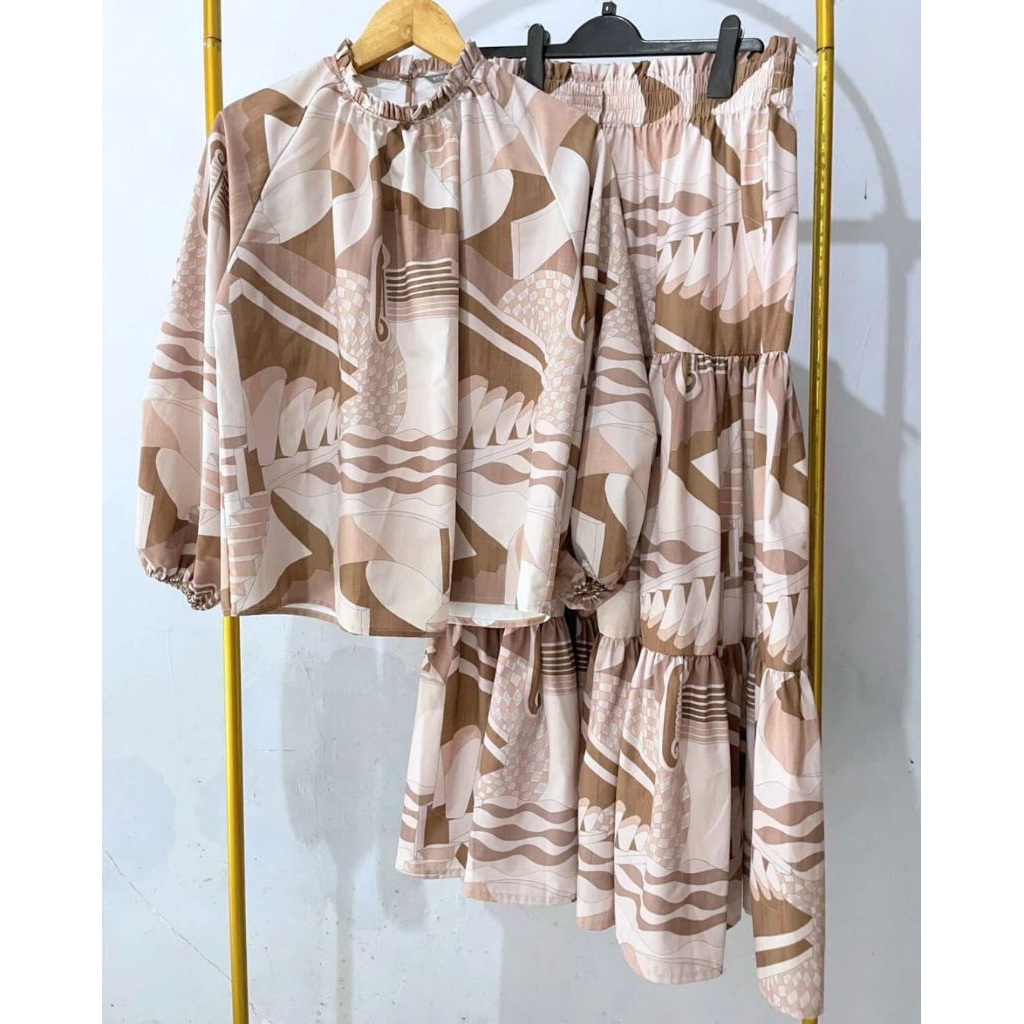 Preloved Benang Jarum Dream Escape series One Set