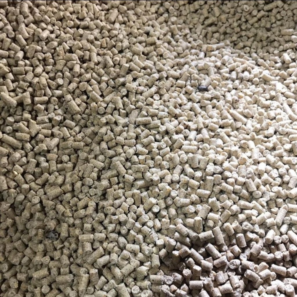 pakan ayam/makanan ayam/pur babi/pur 551 1KG