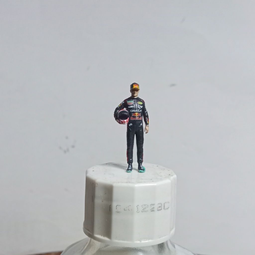 Mini Figure 1:64 Pembalap F1 Redbull Max Verstappen Topi Formula 1, Miniatur Diorama For Diecast HOT
