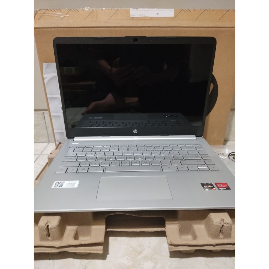 LAPTOP HP 14S AMD RYZEN 3 5300U 8/512SSD BNOB