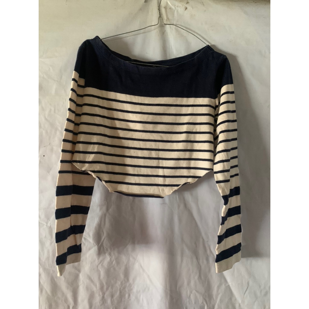 Baju crop cewe uni*lo