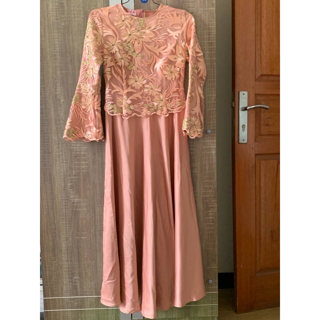 Preloved dress brokat