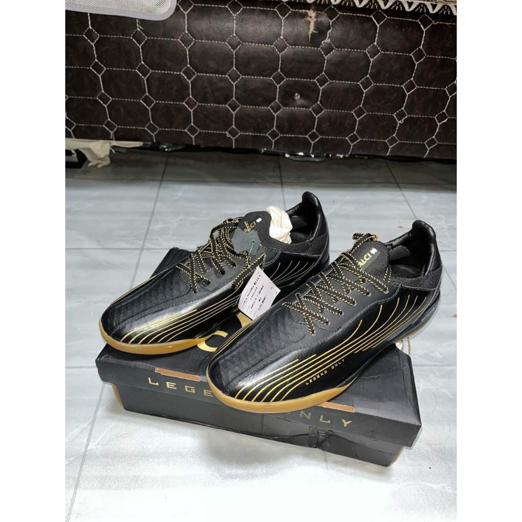 calci sepatu futsal