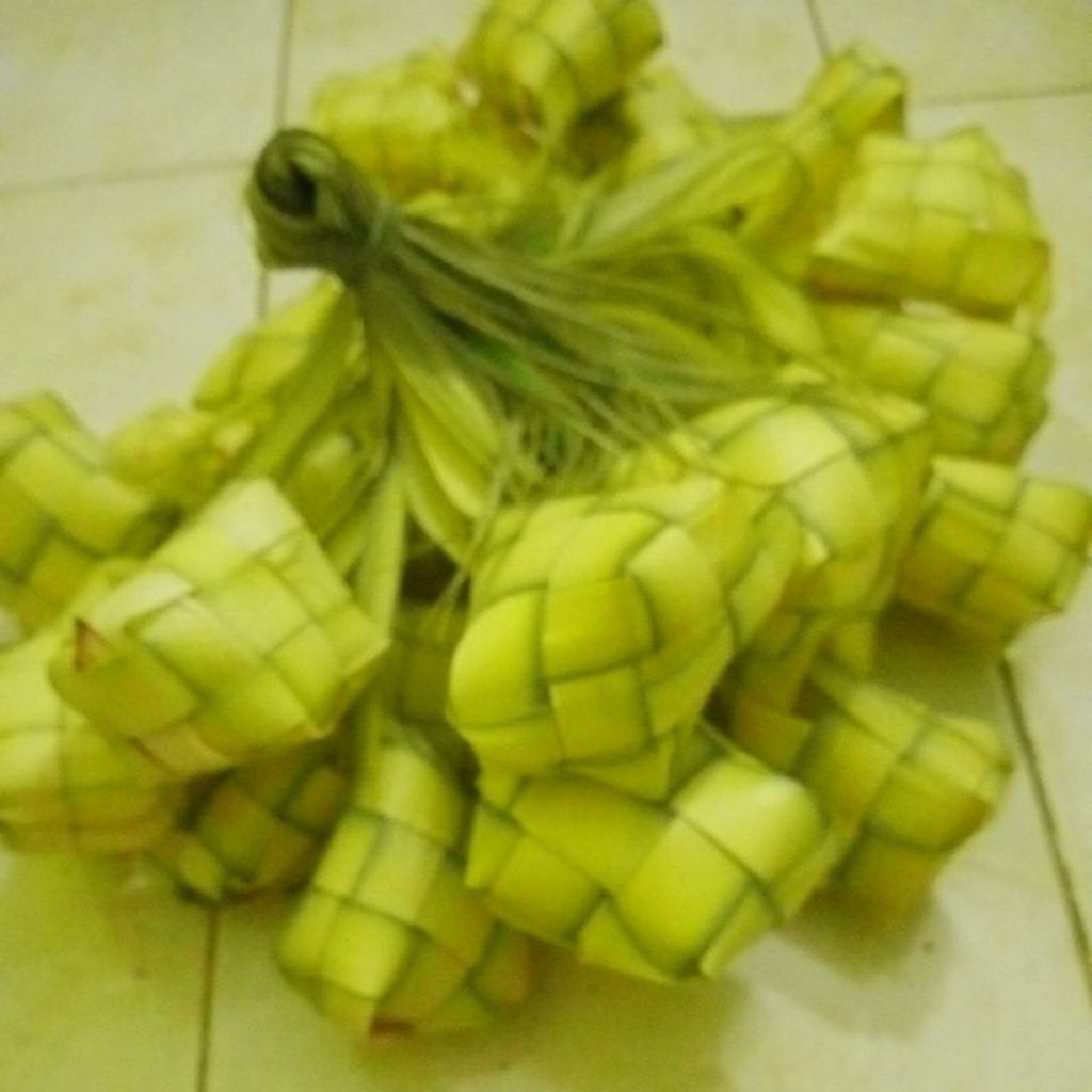 Kulit Selosong Ketupat Janur Kuning