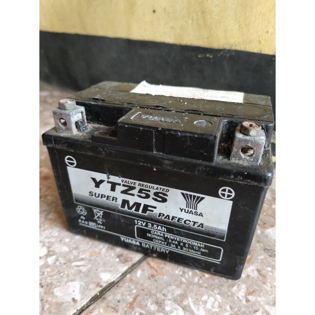 Aki Bekas Rusak Bahan Servis