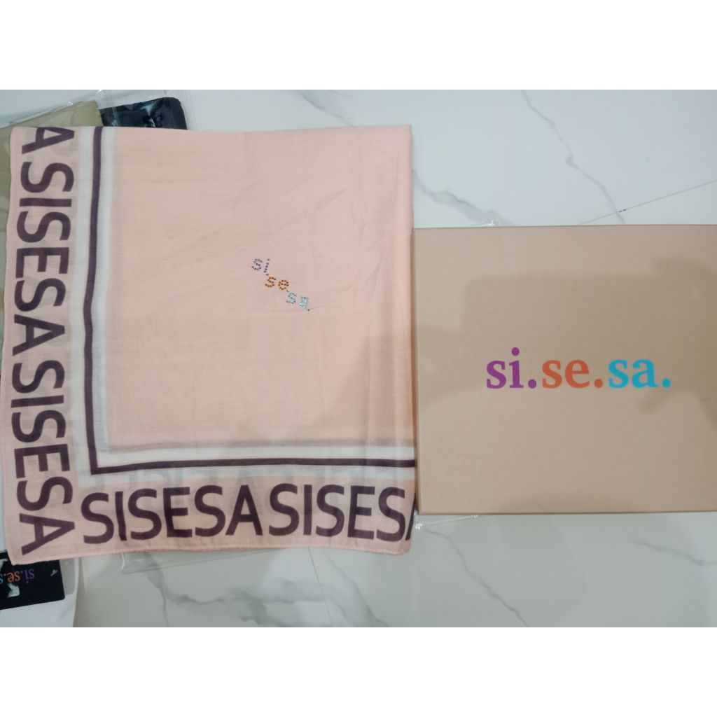sisesa scarf