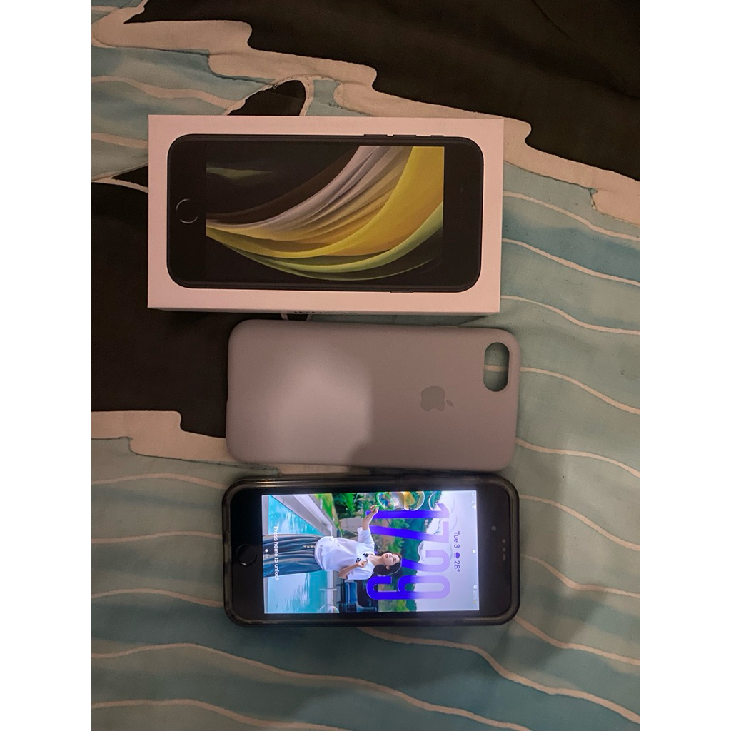 iPhone SE 200 ex ibox