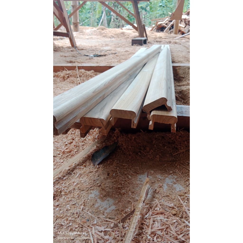 ralling pegangan tangga kayu jati