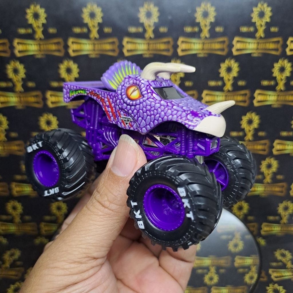LOOSE MONSTER JAM LOOSE MONSTER JAM JURASSIC ATTACK PURPLE MONSTER JAM 1:64 MONSTER JAM KOLPRI KONDI