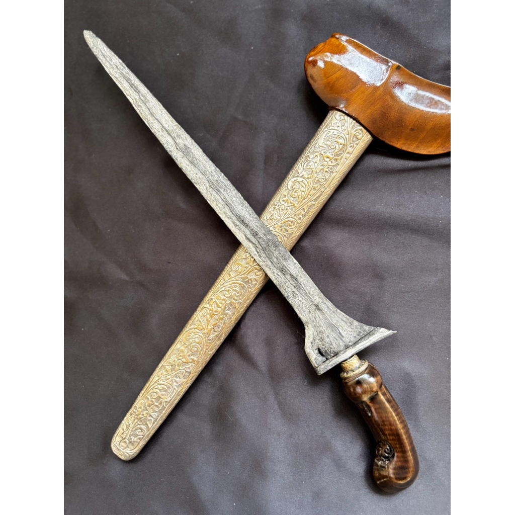 Keris Brojol Pamor Adeg Singkir Tangguh Tuban