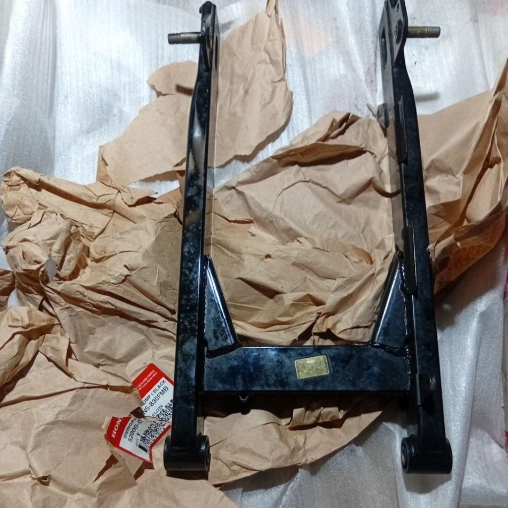 52000-gn5-830FMB original ahm astra honda motor HGP genuine parts nos swing arm lengan ayun supit su