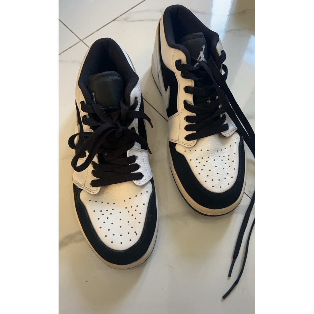 Sepatu Air Jordan Preloved warna hitam