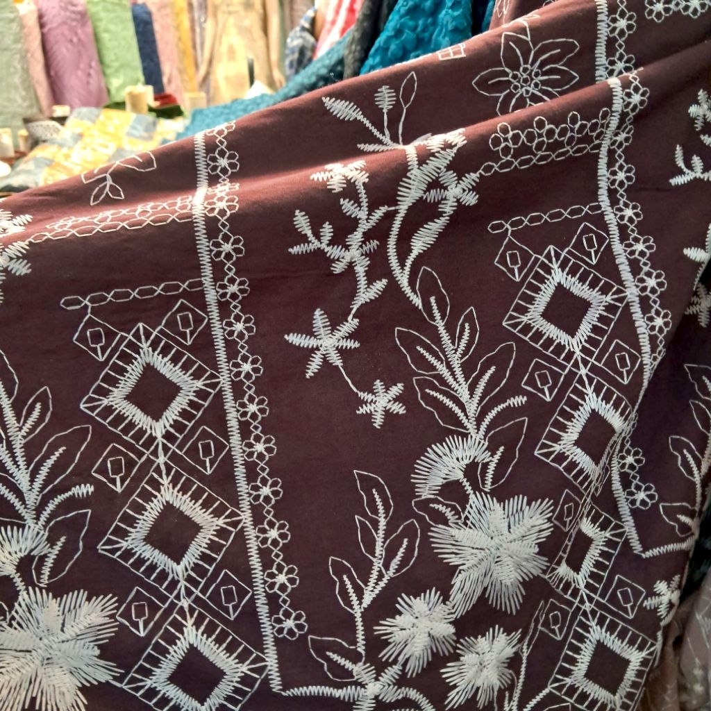 Kain katun bolong bordir import premium/kain katun bordir bolong halus