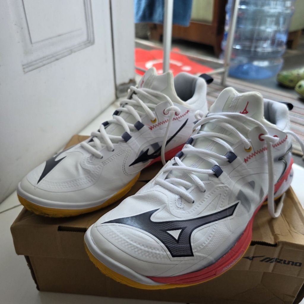 Sepatu Badminton Mizuno Wave Claw Neo 3 size 42