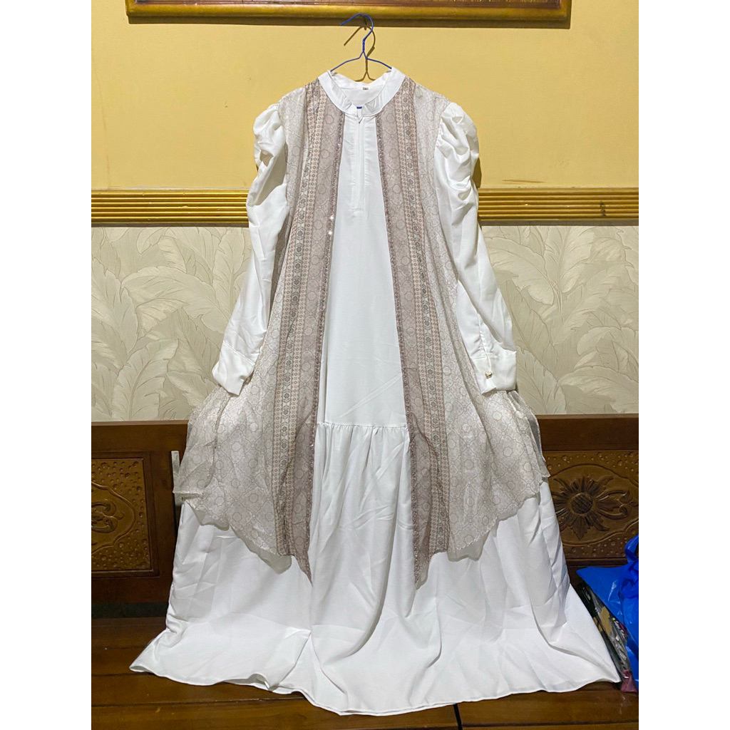 Gamis dan Midi serba putih