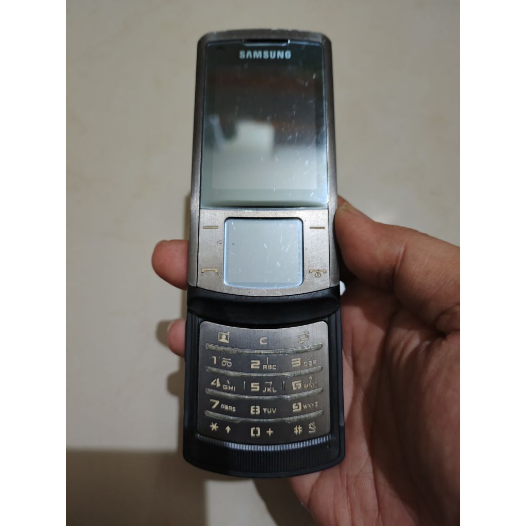Samsung SGH - U900 Soul Slide Kesing Besi Retro Istimewa Bahan Gambling Untested Original Mulus Jadu