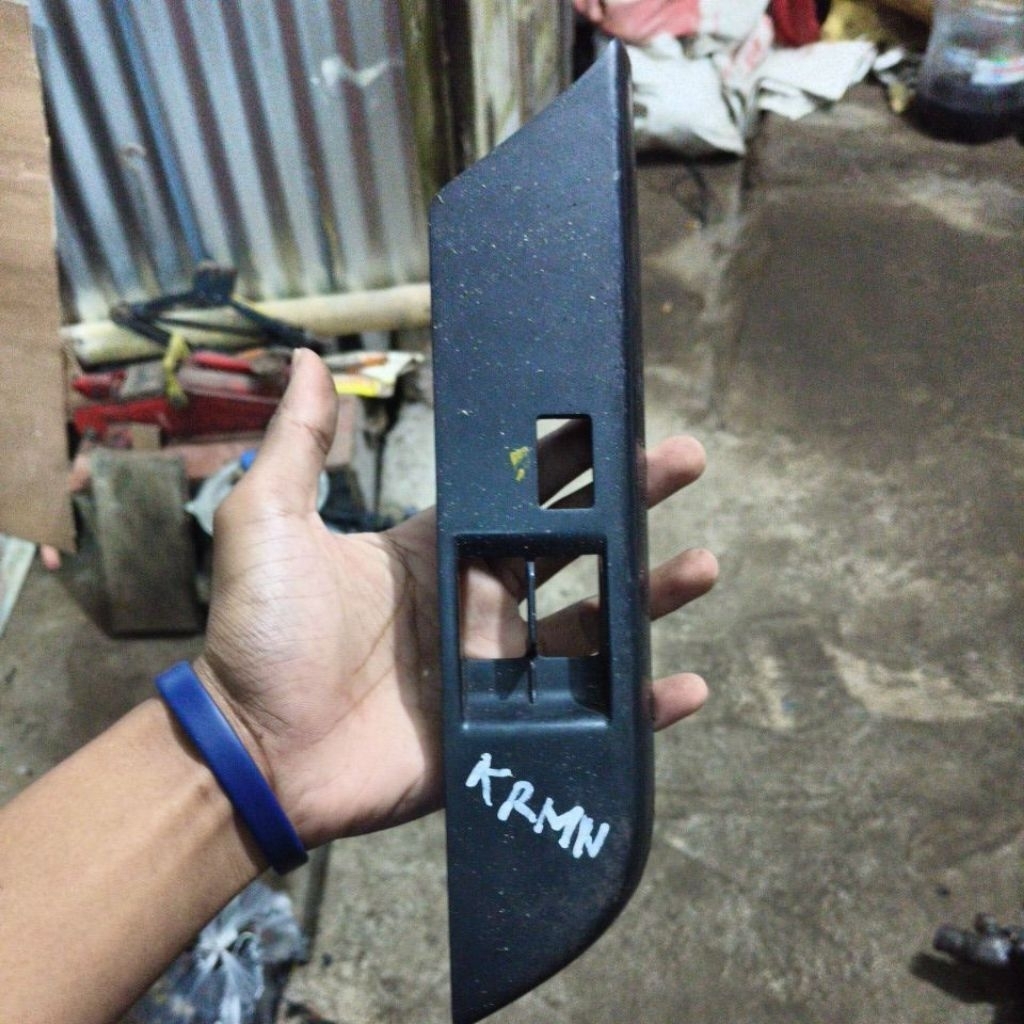 cover tombol power window karimun wagon r original