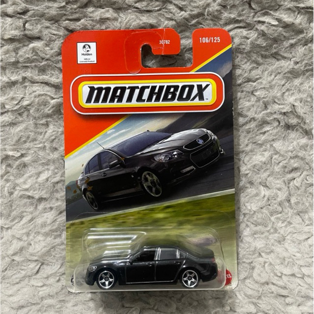 Matchbox Holden VF Commodore SSV Hitam