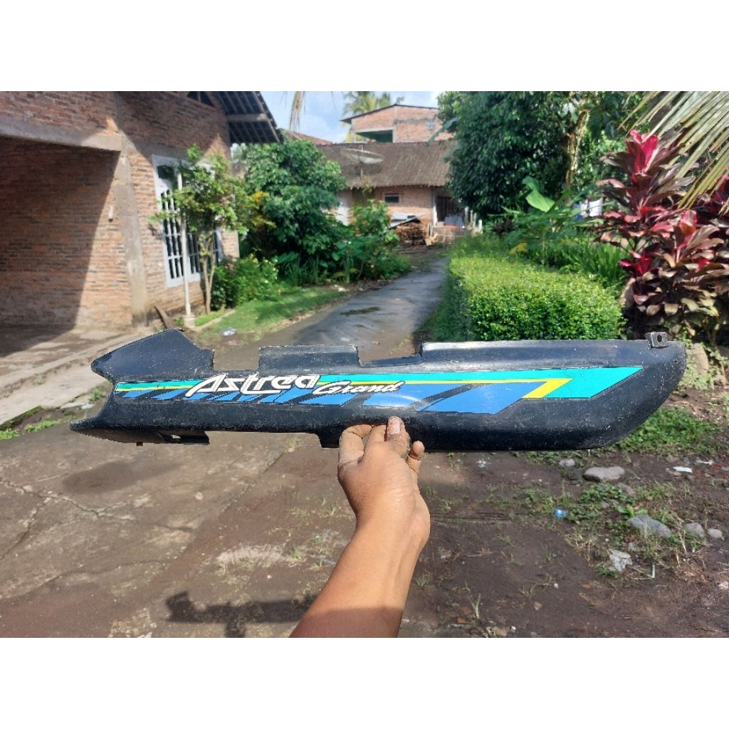 Body Belakang Astrea Grand Bulus 93-95 Sebelah Kanan Original