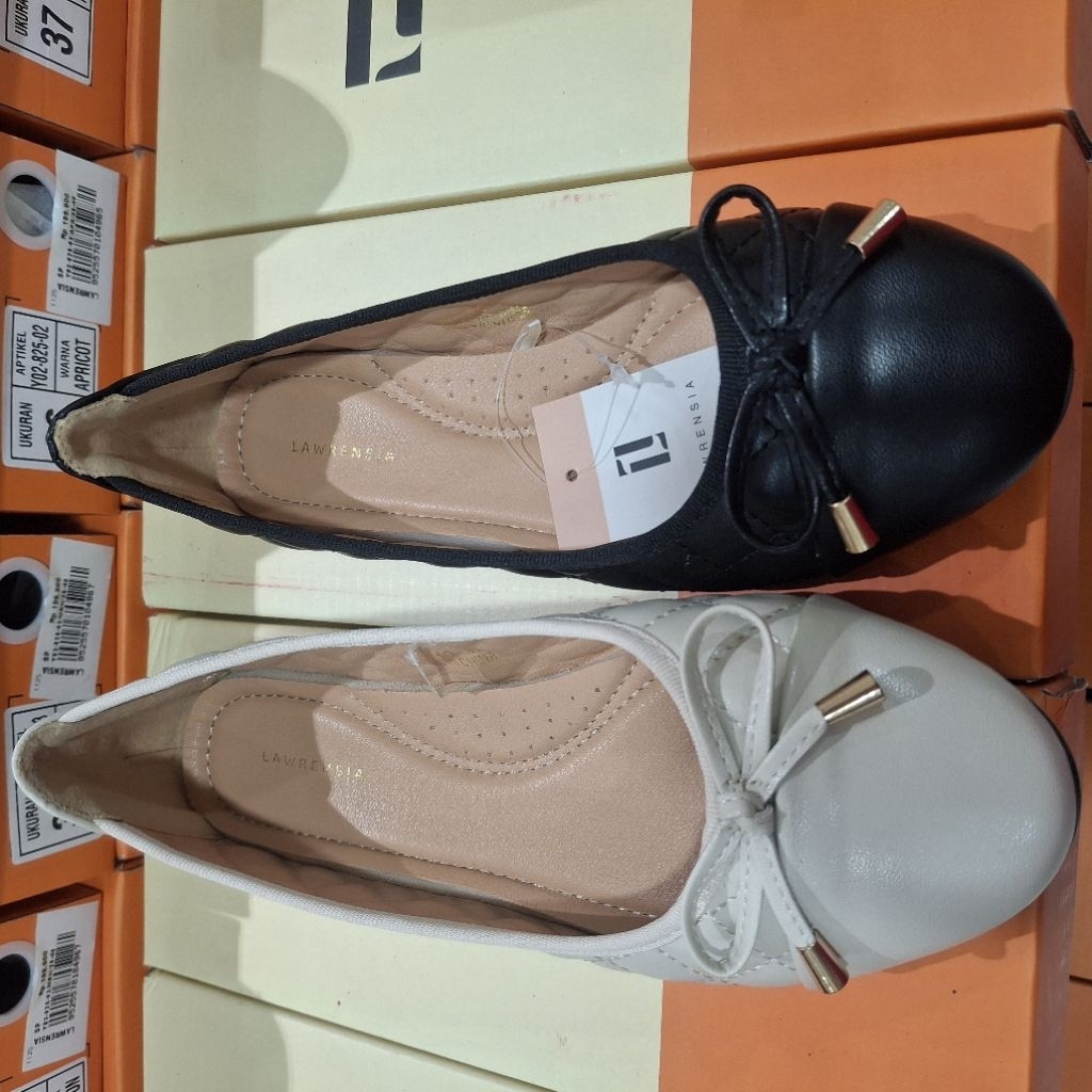 SEPATU FLAT CEWEK LAWRENSIA