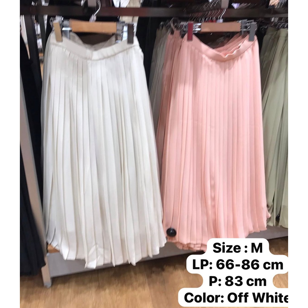 Uniqlo Off White Pleated Skirt