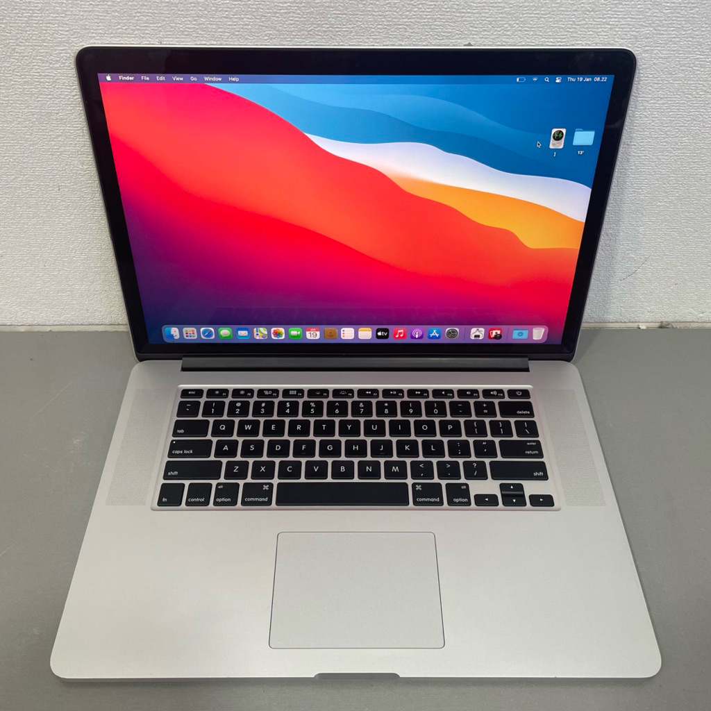 Macbook pro retina 15 inch 2015 ram 16gb ssd 256gb intel core i7