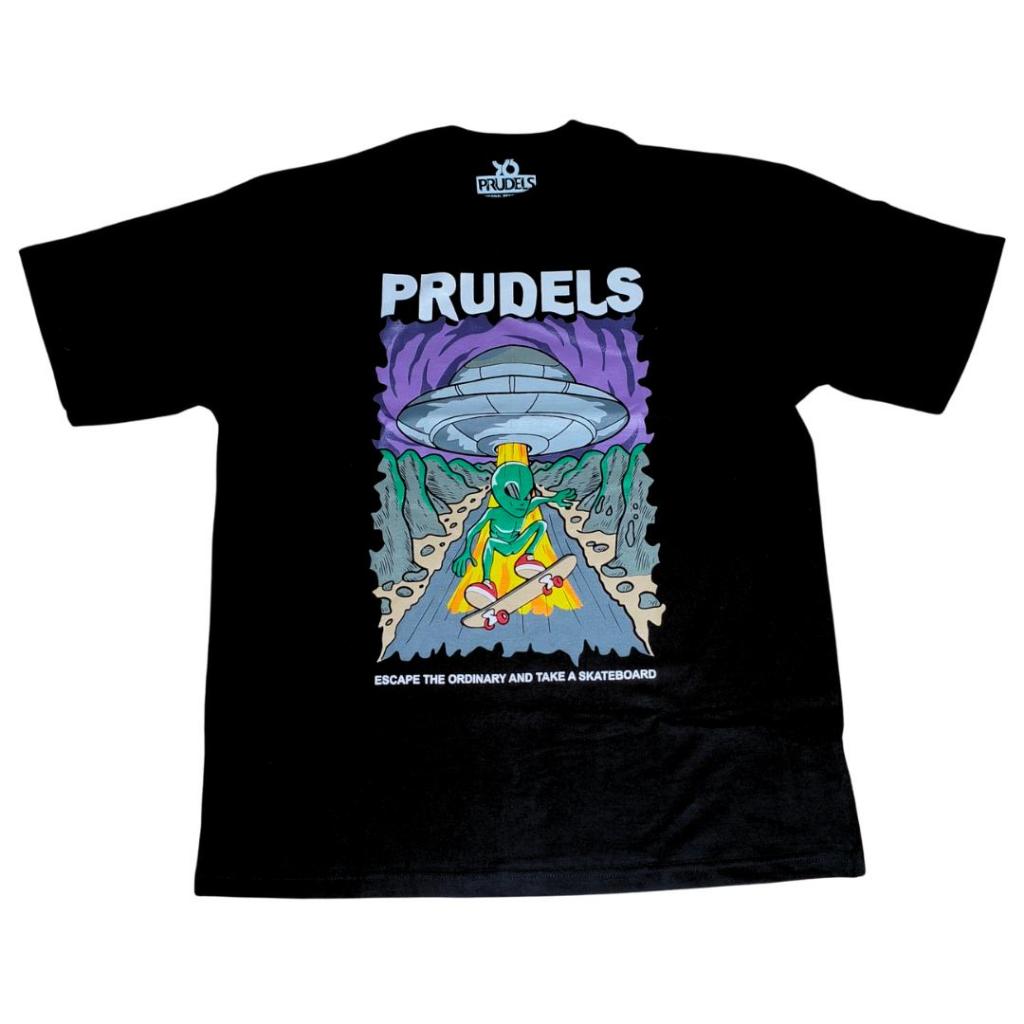 PRUDELS Kaos Hitam Pria Distro - Baju T-Shirt Oversize Streetwear Alien Skateboard - Graphic Tee Esc