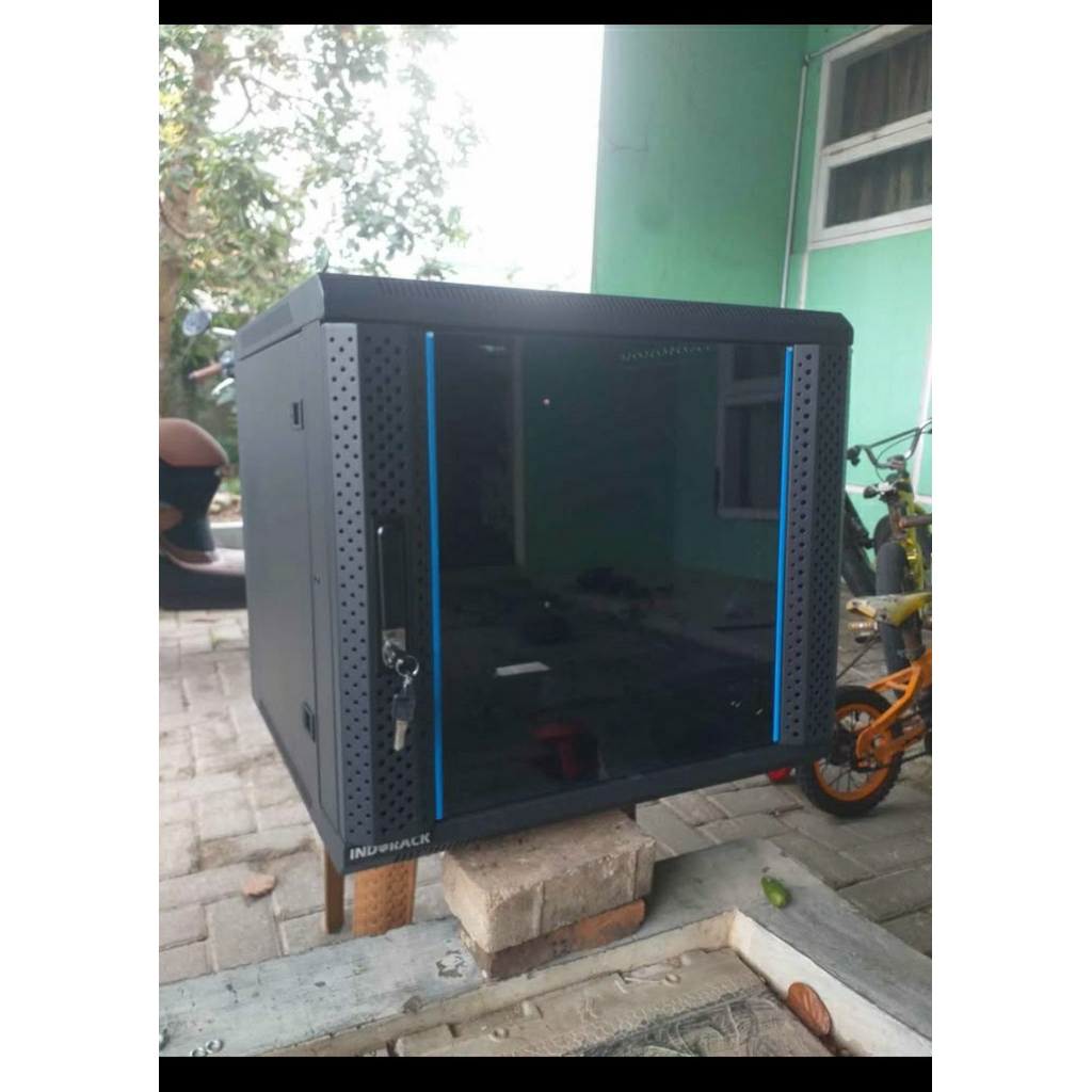 wallmount rack 12u 450 mm merk indorack ukuran 19 inch