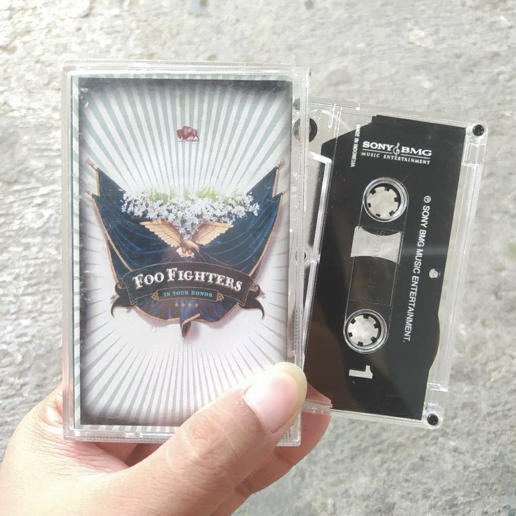 Kaset Pita Foo Fighters - In Your Honor