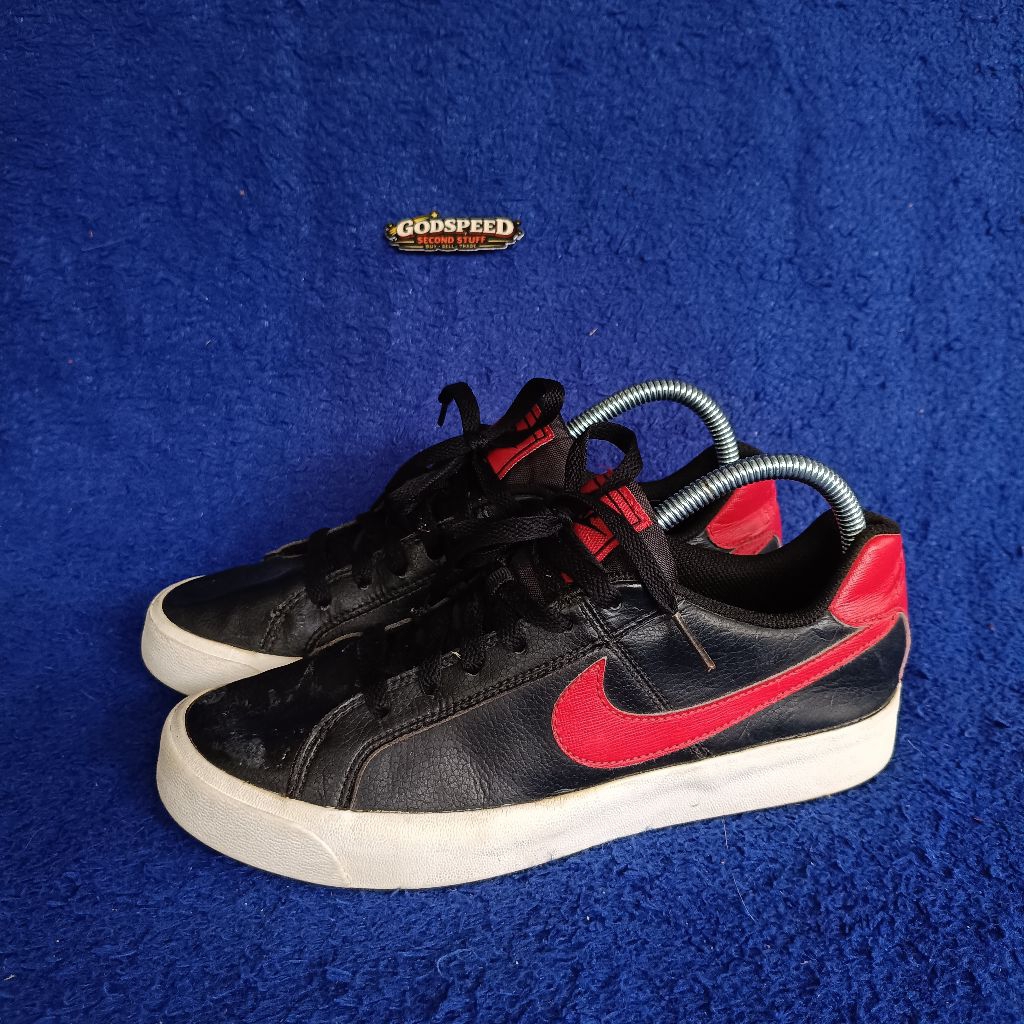 Sepatu Nike Court Royale