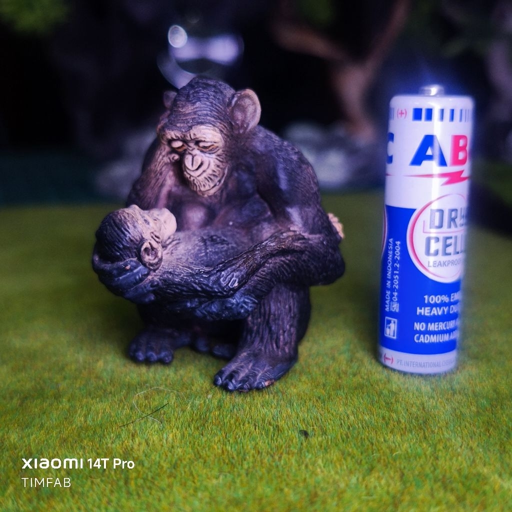 schleich 2012 chimpanzee figure