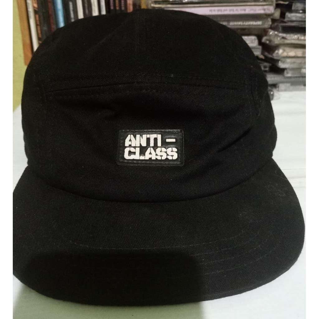 Topi ANTI-CLASS
