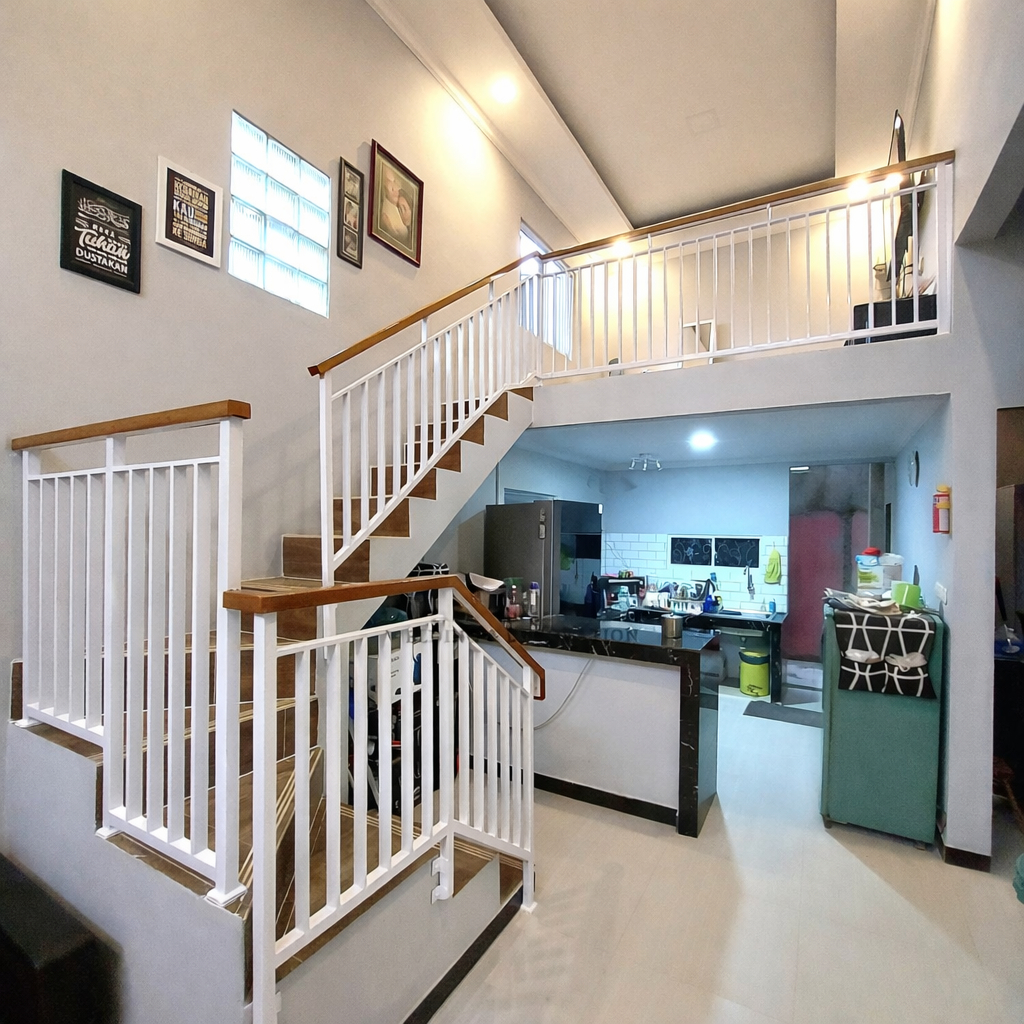 Railing Tangga Minimalis Besi Hollow Hitam Tebal 1,4mm - Model, Ukuran, dan Material Custom - Kayu