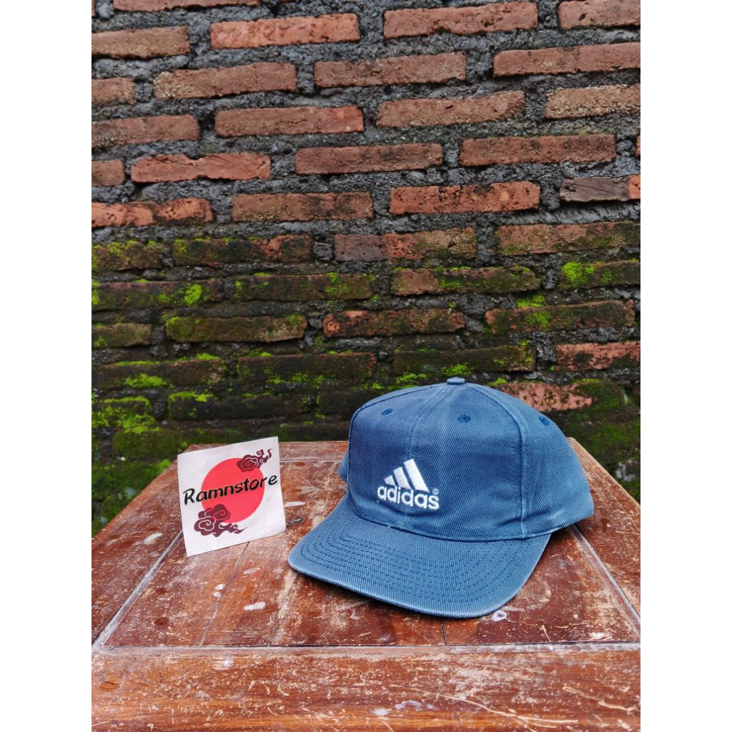 topi adidas vintage