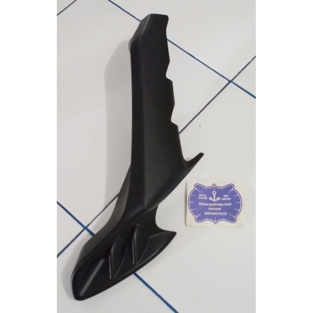 SIRIP TAMENG SAMPING DEPAN KIRI YAMAHA XEON GT125 ORIGINAL