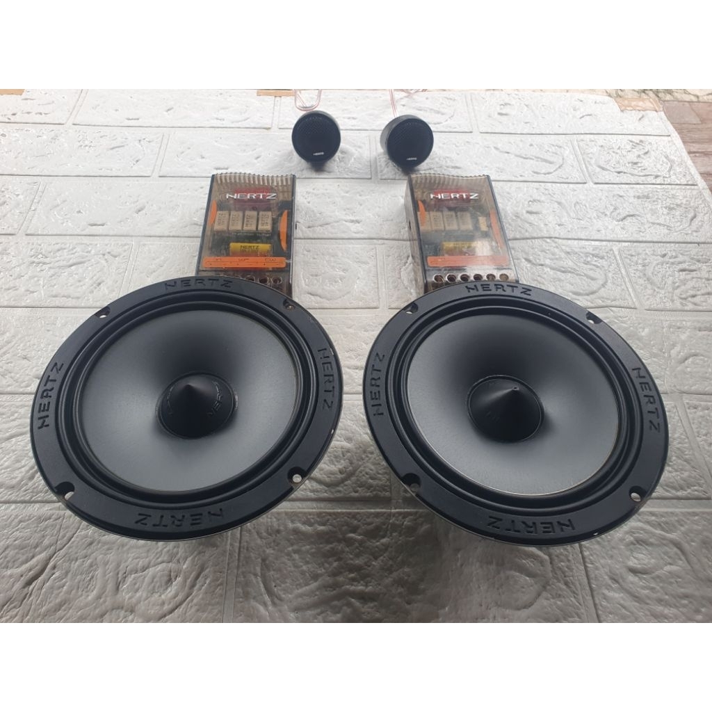Speaker Hertz 2way Italy mint condition 95%