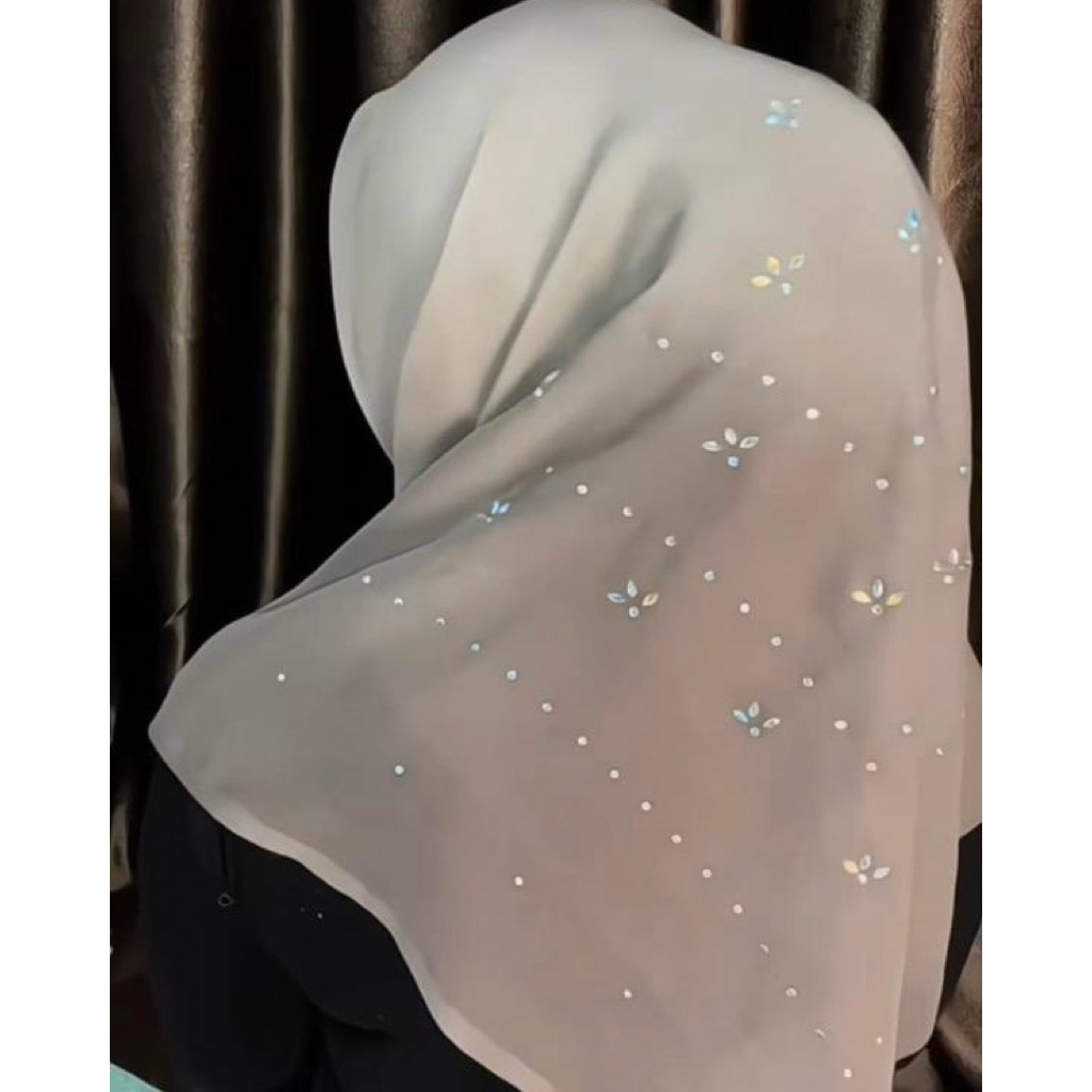 Jaminan 100% Original. Hijab Segi Empat Payet Swarovski Adinda Premium  tanpa jabul// Jilbab SegiEmp