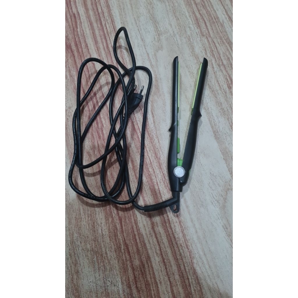 PRELOVED TAKEDA PRO 2 IN 1 TKD-106BG STYLING CURLY DAN LURUS