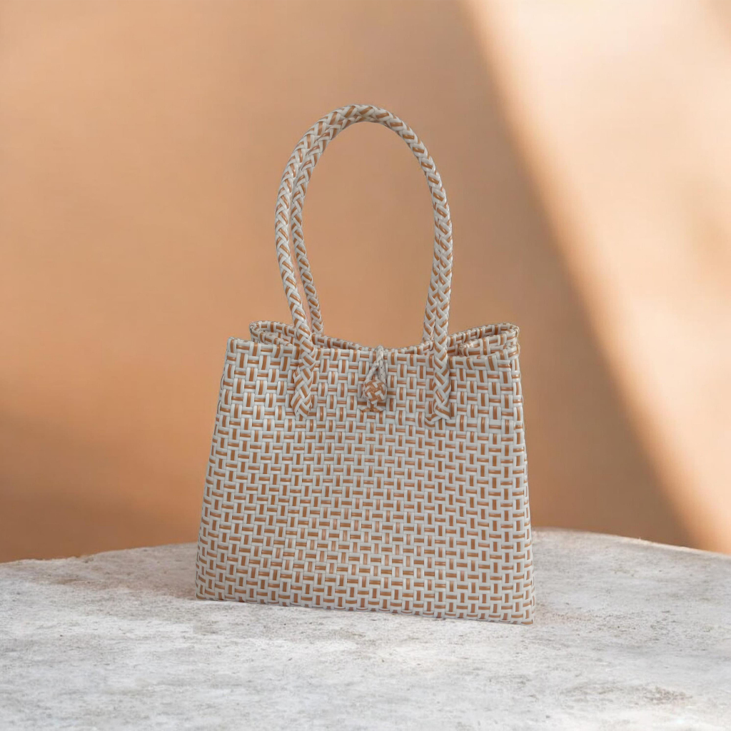 TAS ANYAMAN PLASTIK/TAS KERAJINAN