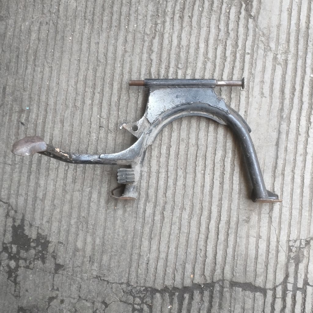 Standar tengah Standar Dua Vario 110 Vario Karbu Original lepasan