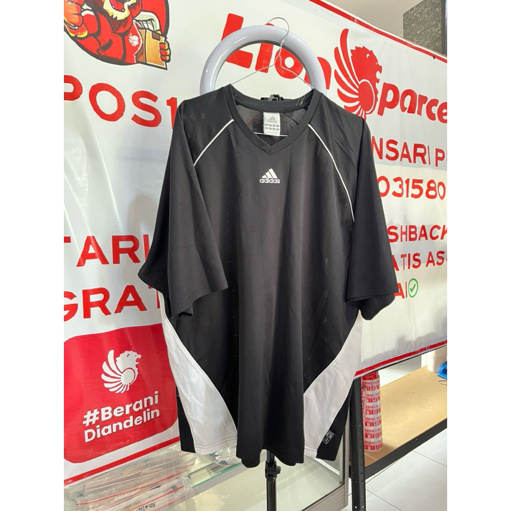 KDL-381 Original Adidas template, bisa dijadikan kiper PSM Makassar era Syamsidar