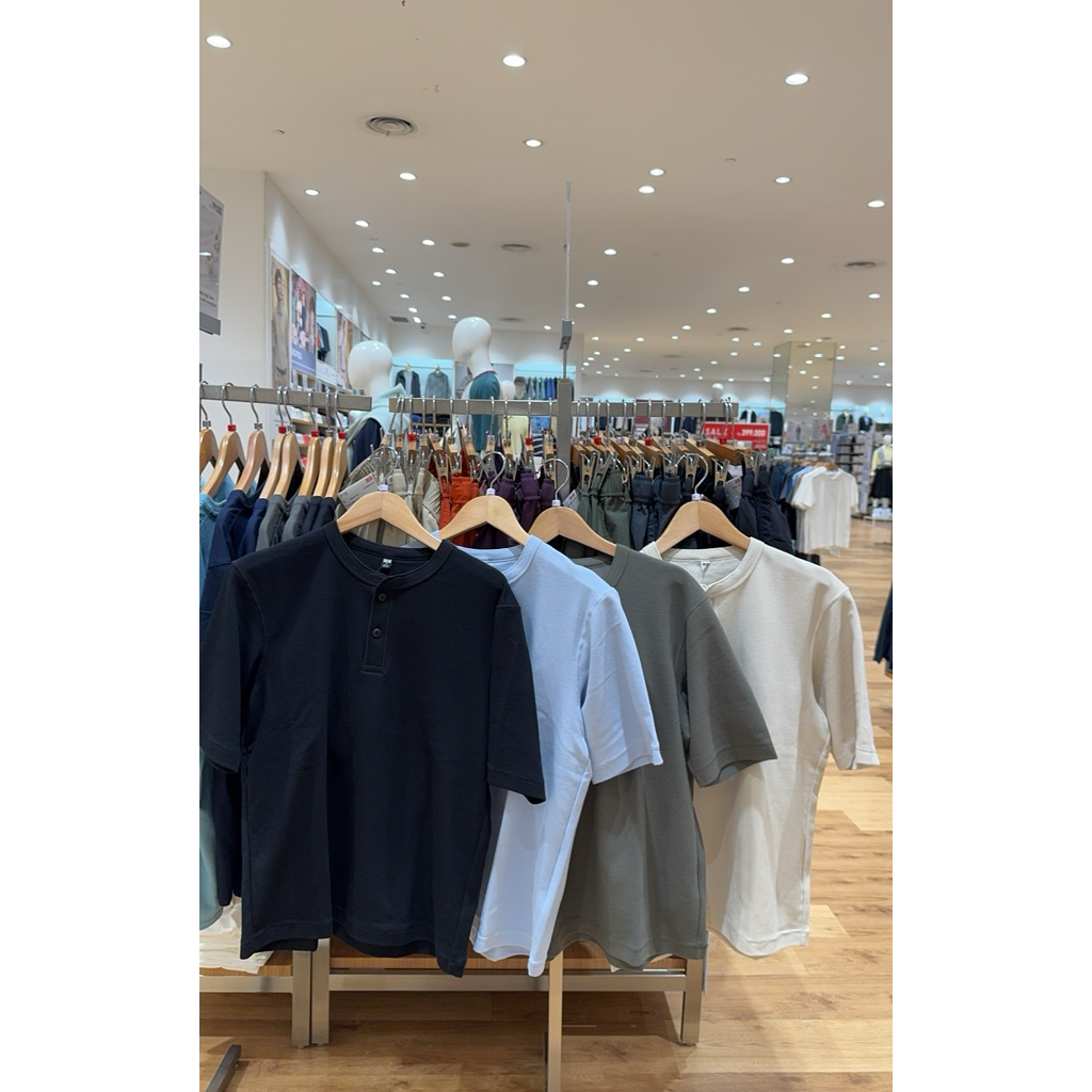 Uniqlo Tshirt Dry Waffle Kerah henley