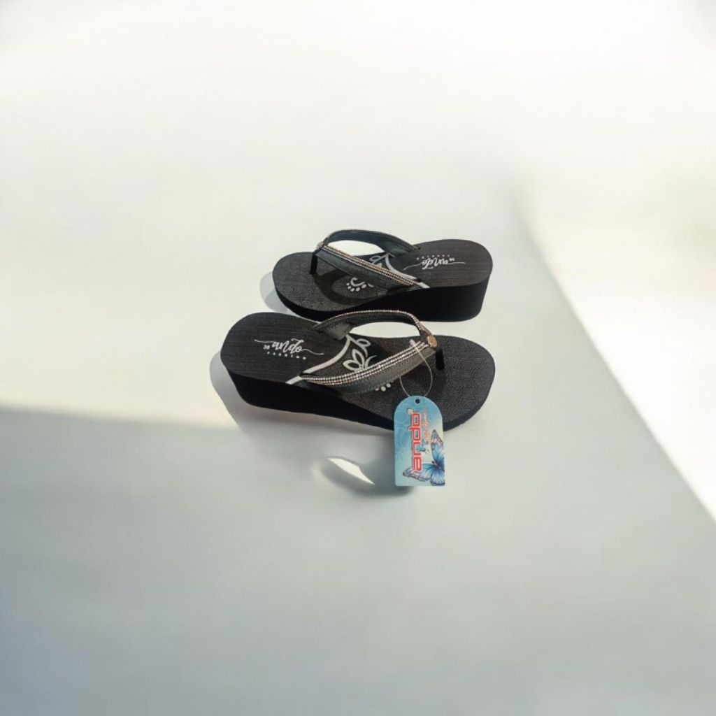 sendal widges wanita dewasa new model  untuk bepergian dan santai