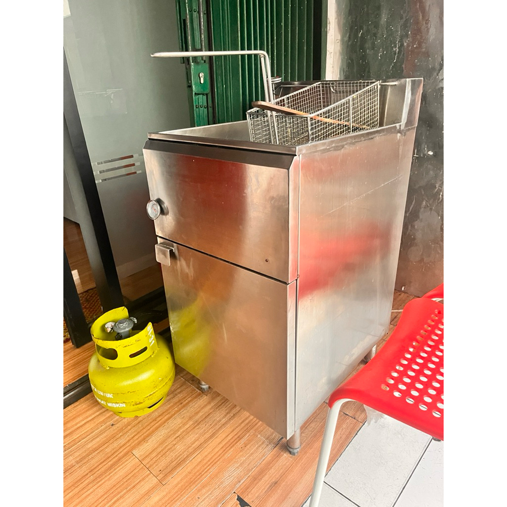 penggorengan deep fryer full stenlish 30L second/bekas komplit perlengkapannya dan selang gas