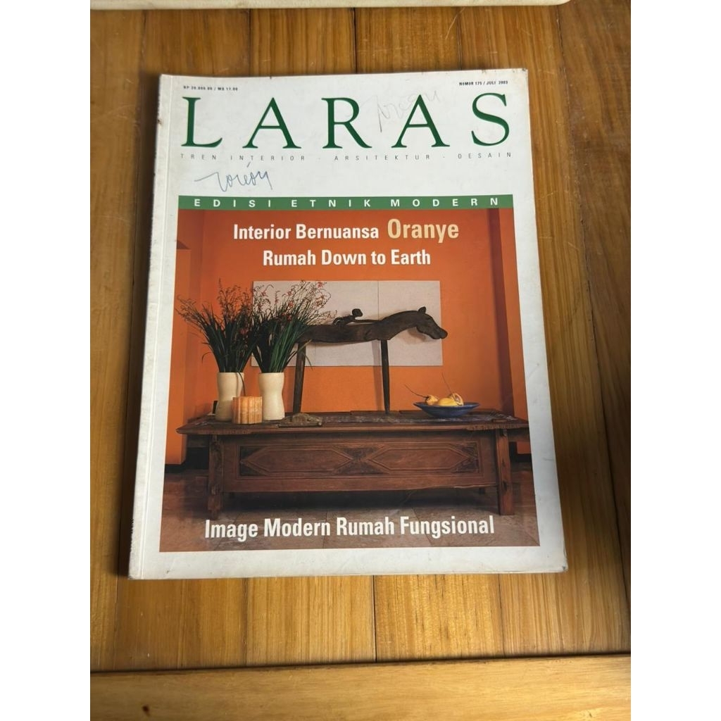 Majalah Laras Edisi Etnik Modern