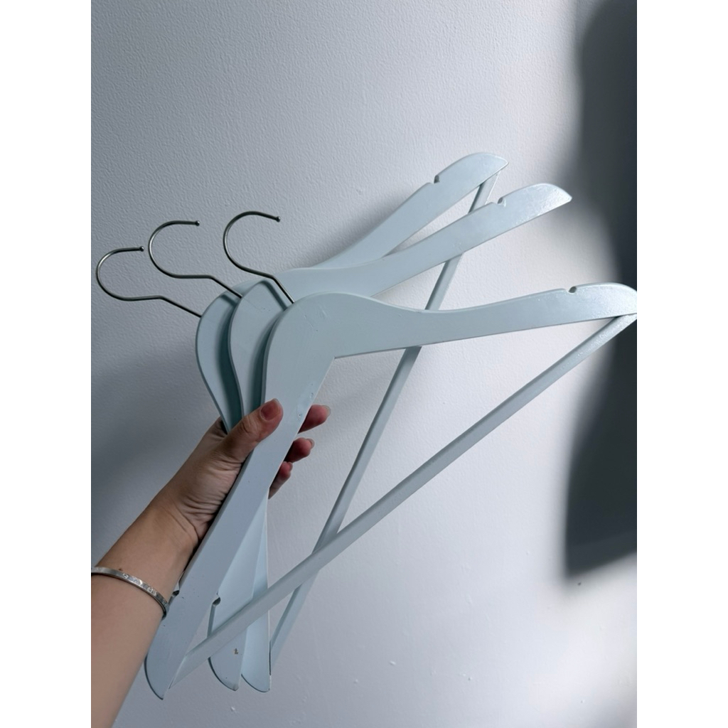 preloved bekas gantungan hanger baju bazaar fashion murah